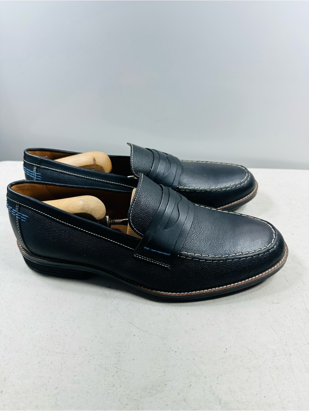 Men's Black Leather Penny Loafers - Classic Slip-On Dress Shoes - Picture 3 of 6